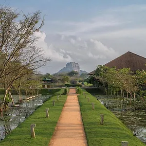 Resort Water Garden - 30 Chic Designed Private Overlooking, Sigiriya